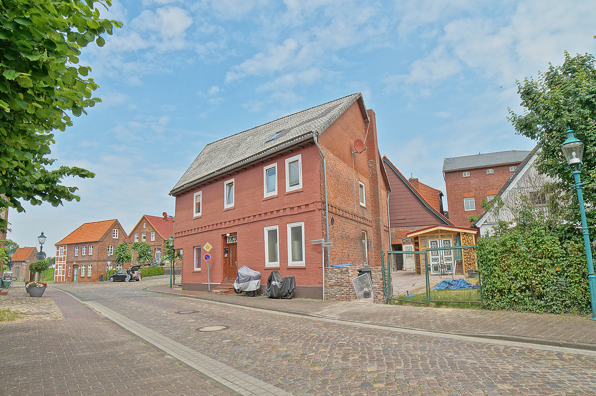 Straßenansicht