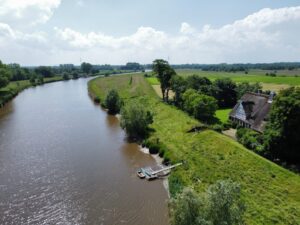 Oste mit Bootsanleger